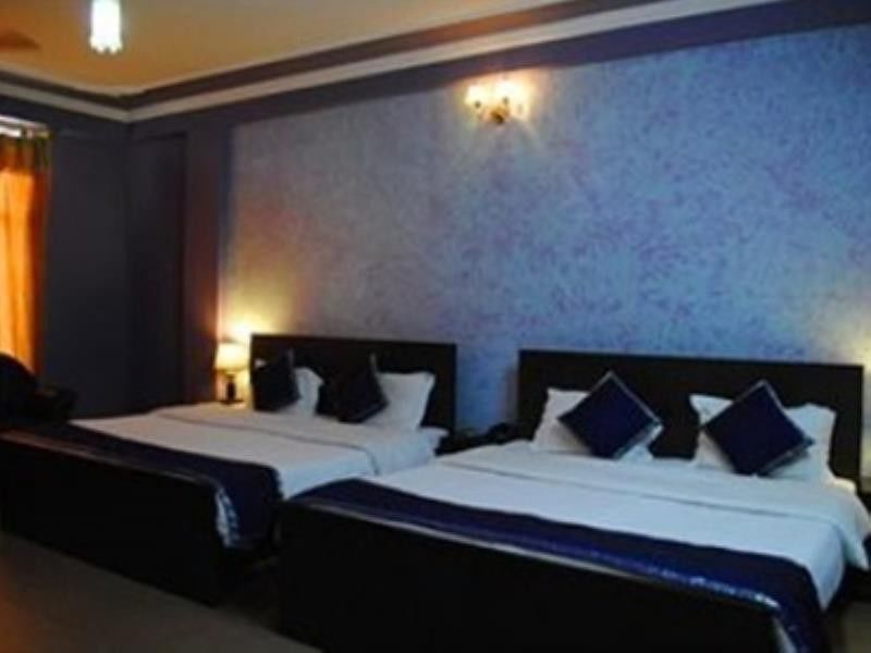 Brinjal Clarks Inn Haridwār Extérieur photo