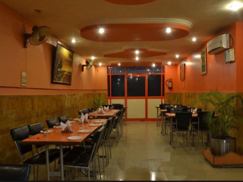 Brinjal Clarks Inn Haridwār Extérieur photo