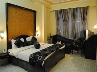 Brinjal Clarks Inn Haridwār Extérieur photo